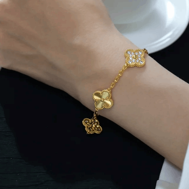 Clover Bracelet with Cz Etereo