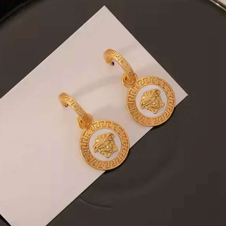 V Earrings Etereo