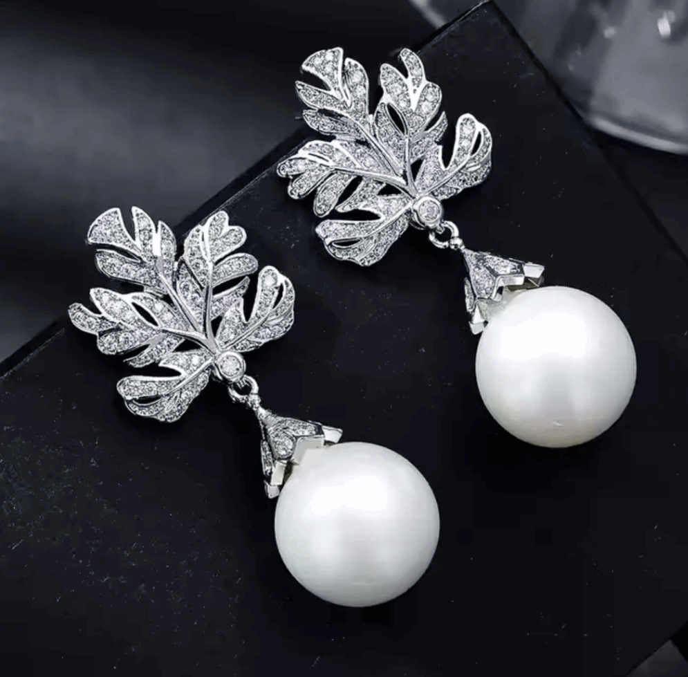 Leaf Pearl Earrings