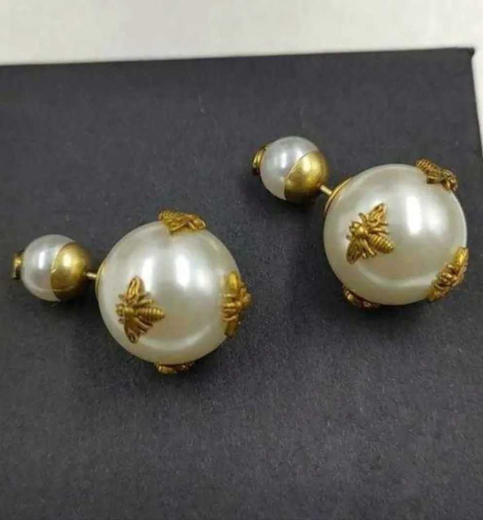 Bee Pearl Earrrings Etereo cd - Silver Lining Jewellery