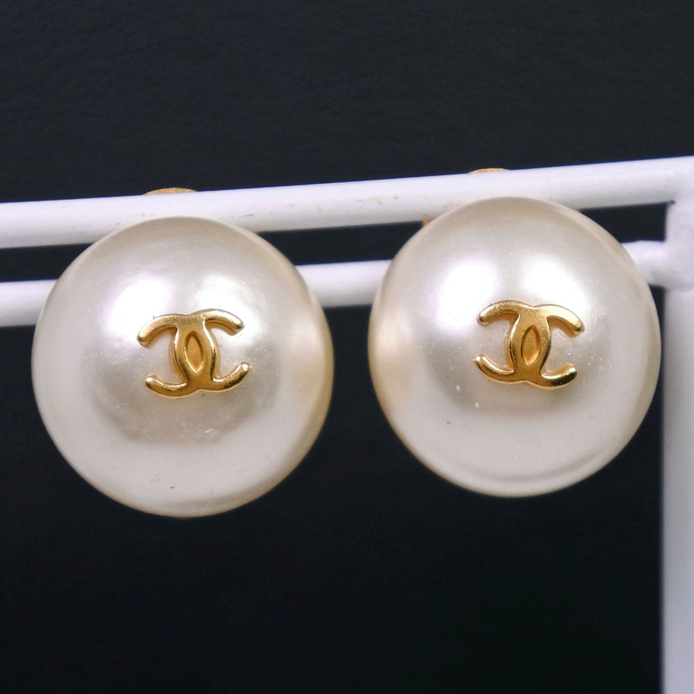 Cc Pearl Stud Earrings Etereo