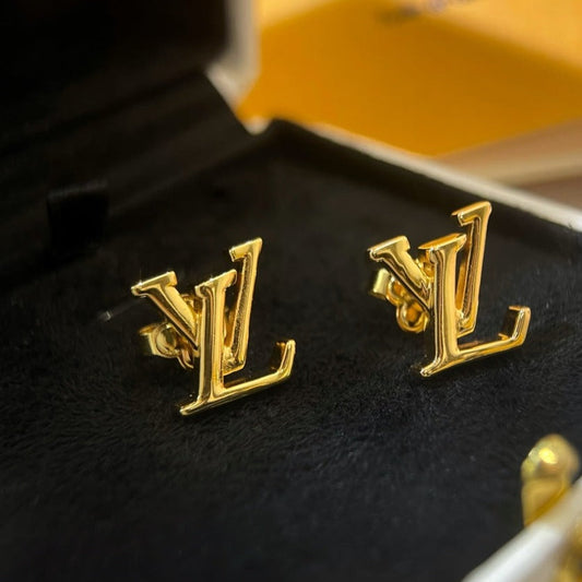L Stud Earrings Etereo