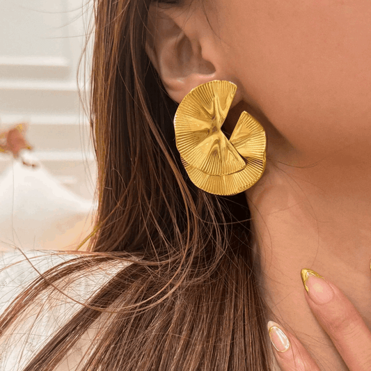 Fan Gold Earrings