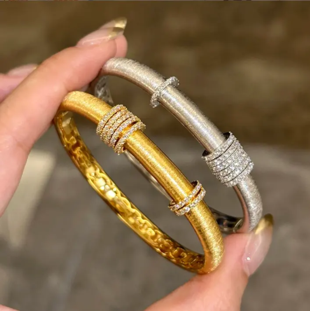Moving Charms Bracelet