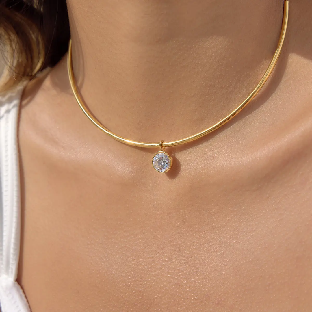 Solitaire Stiff Necklace