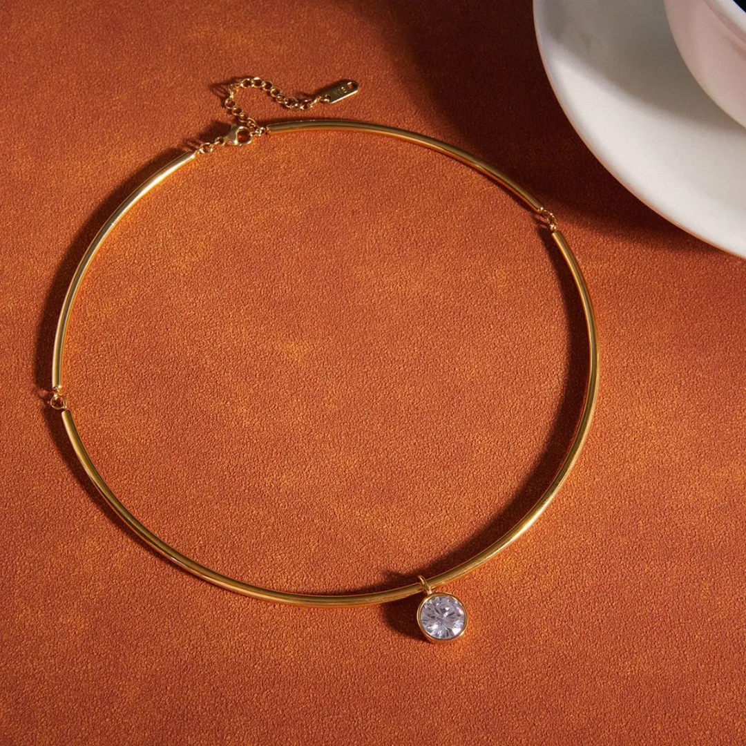 Solitaire Stiff Necklace