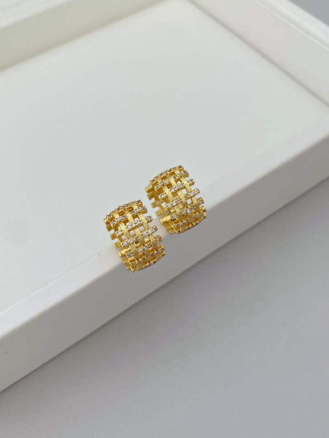 Gold Mesh Huggies Earrings