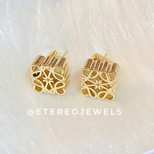 L Earrings Etereo