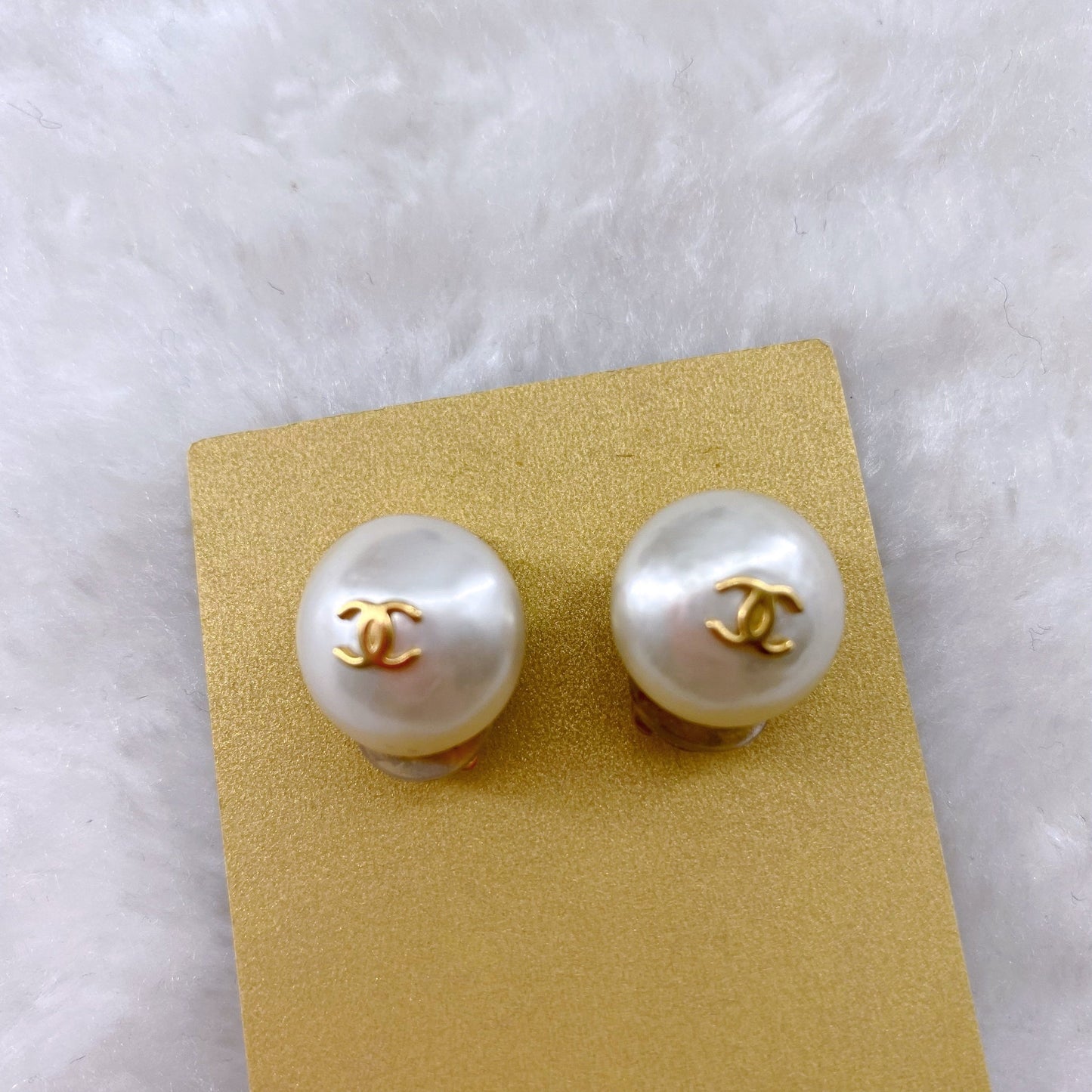 Cc Pearl Stud Earrings Etereo