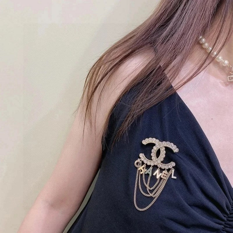 Cc Brooch Etereo Chain Tassel