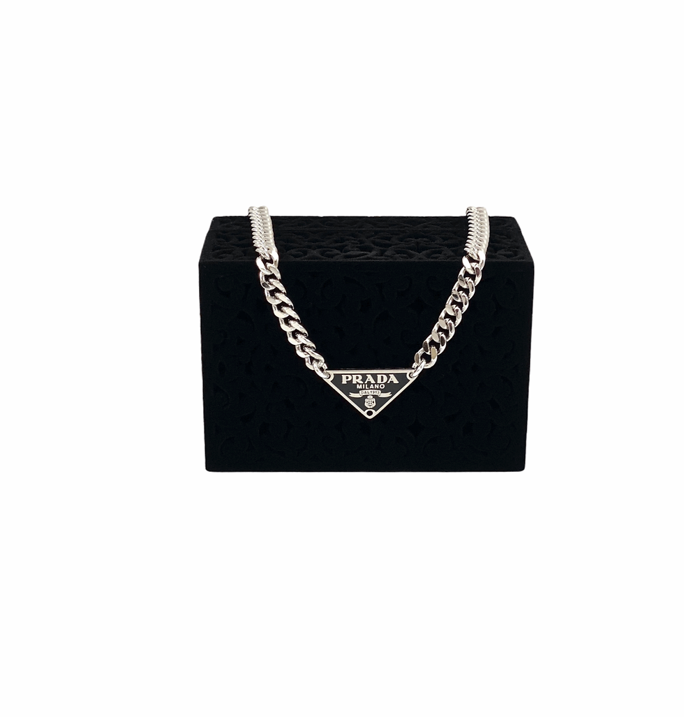 P Necklace Etereo