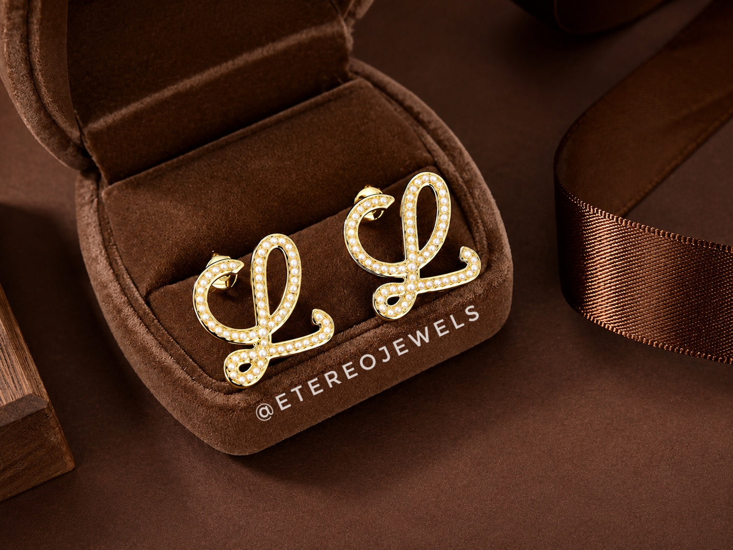 L Earrings Etereo