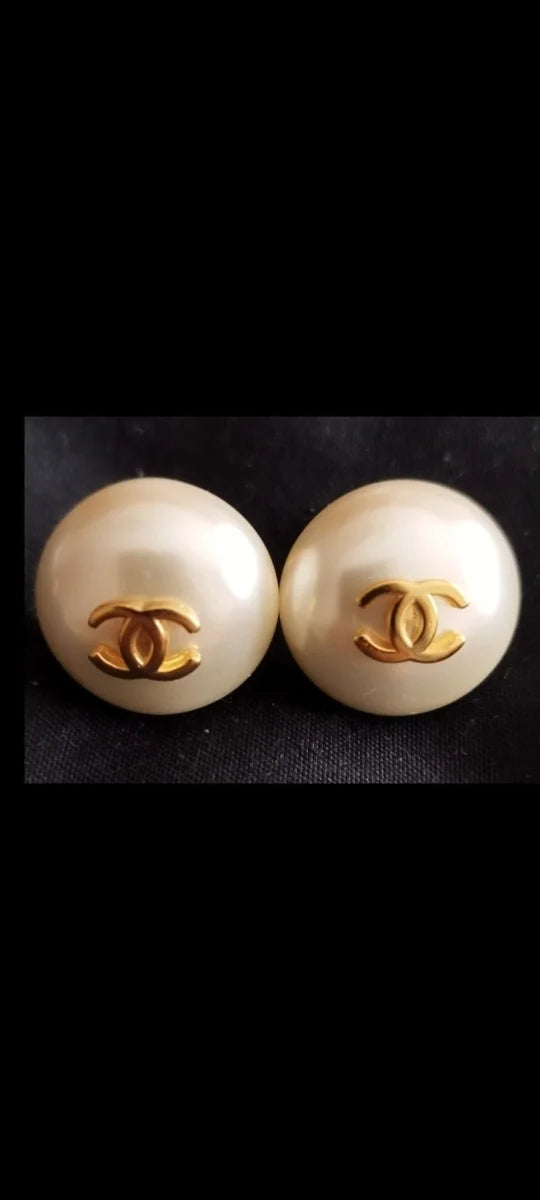 Cc Pearl Stud Earrings Etereo