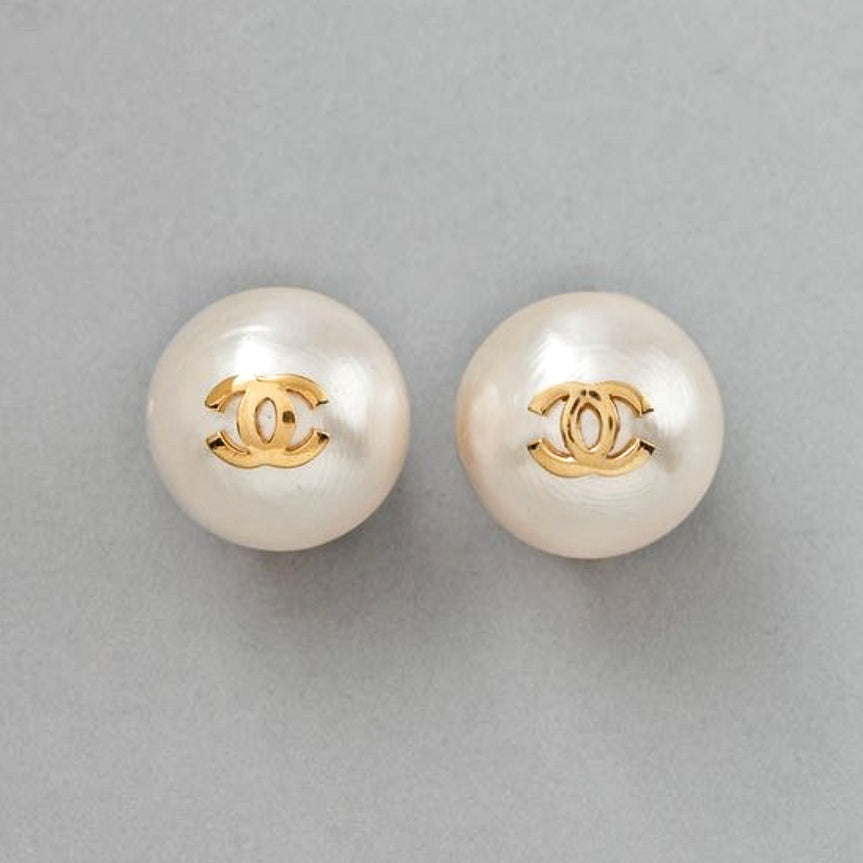 Cc Pearl Stud Earrings Etereo