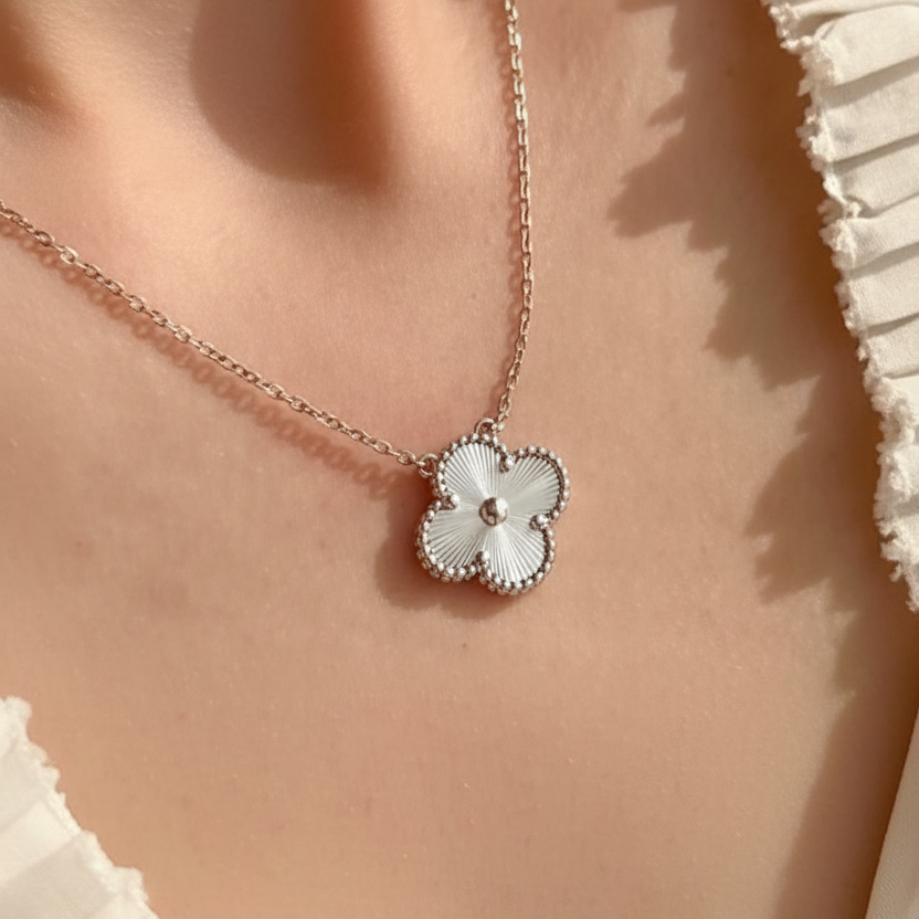 Clover Necklace Etereo vc (Only single Clover Necklace)